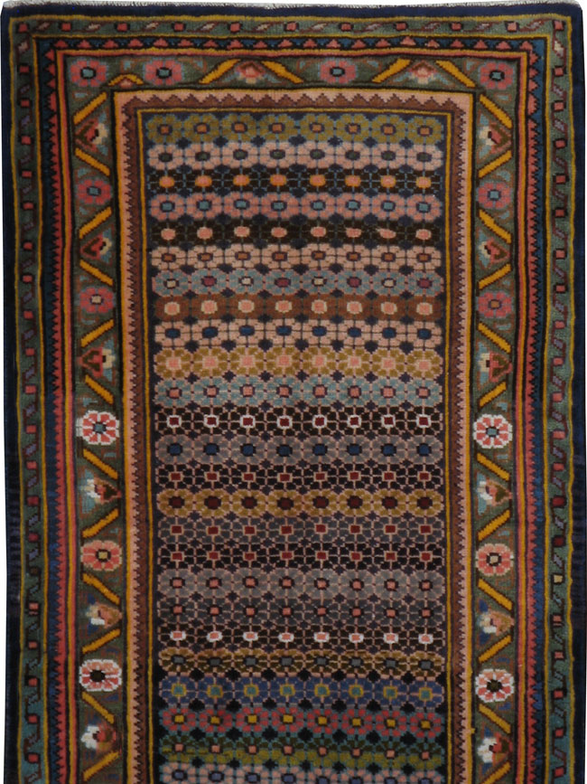 Vintage Persian Mahal Runner, No.23287 - Galerie Shabab