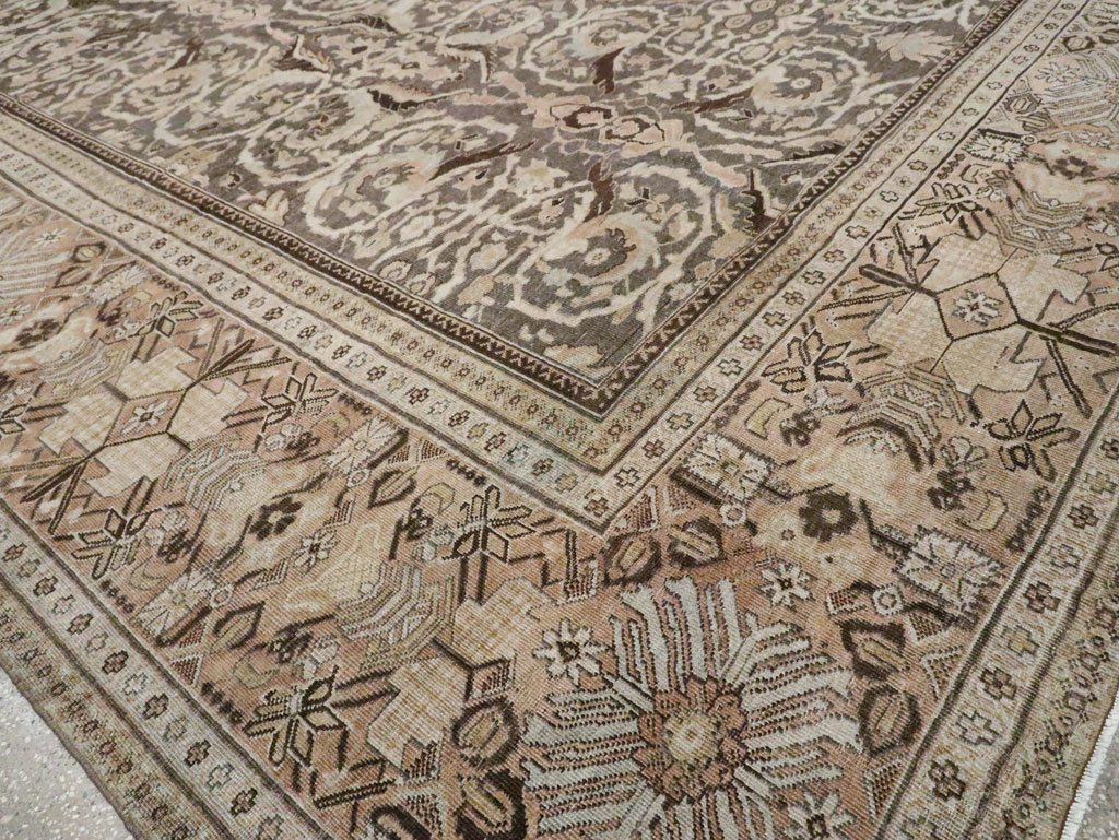 Antique Persian Sultanabad Carpet, No.23293 - Galerie Shabab