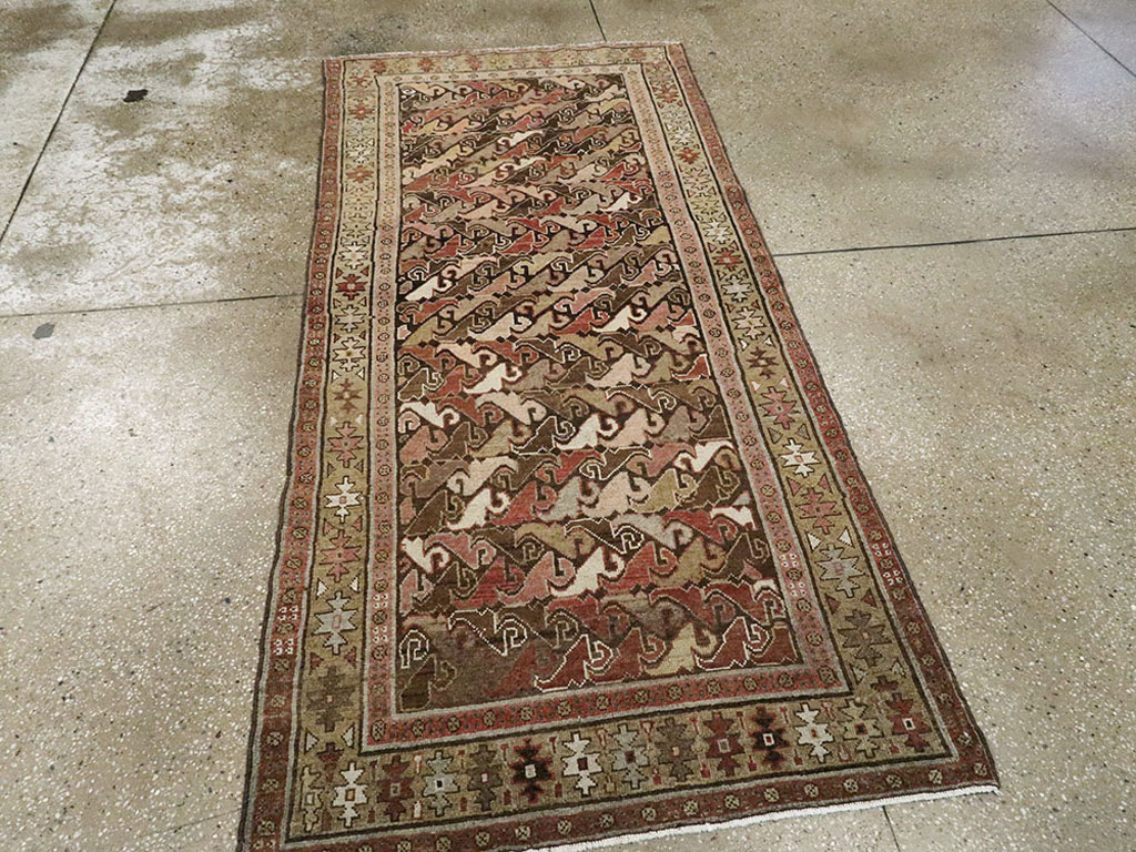 Antique Persian Kurdish Rug, No.23305 - Galerie Shabab