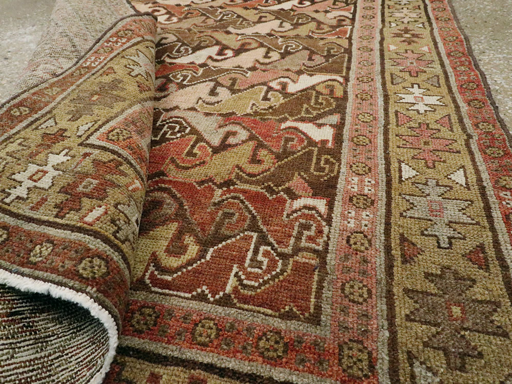 Antique Persian Kurdish Rug, No.23305 - Galerie Shabab