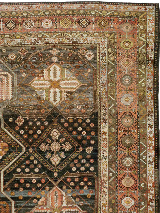 Antique Persian Bakhtiari Carpet, No.23319 - Galerie Shabab