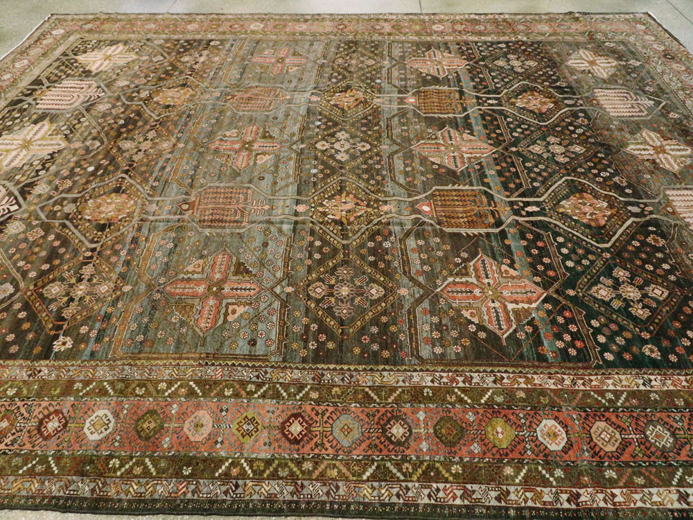 Antique Persian Bakhtiari Carpet, No.23319 - Galerie Shabab