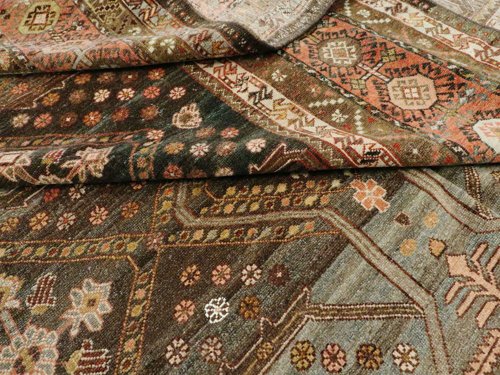 Antique Persian Bakhtiari Carpet, No.23319 - Galerie Shabab