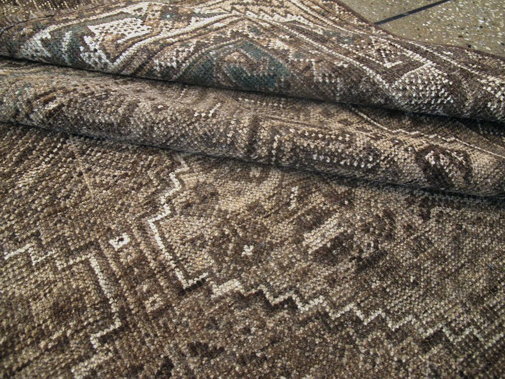 Vintage Shiraz Square Rug, No.23325 - Galerie Shabab