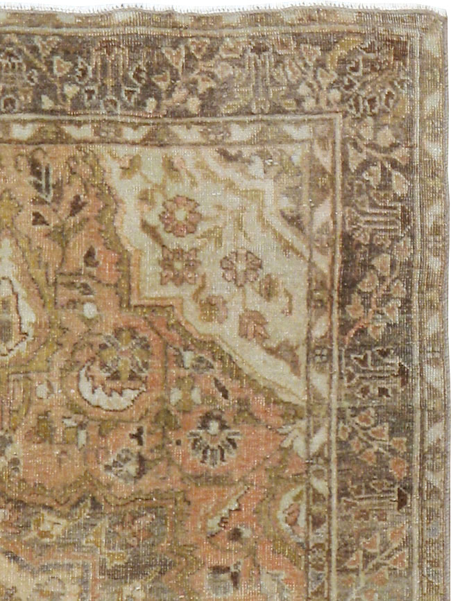 Antique Persian Sarouk Rug, No.23326 - Galerie Shabab
