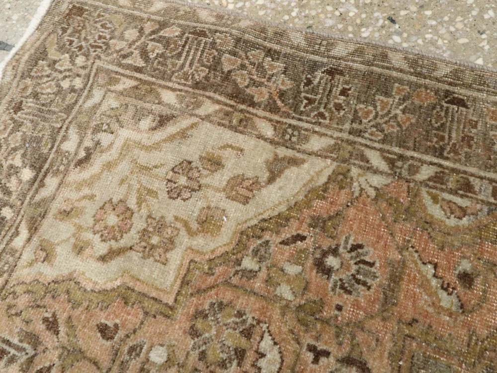 Antique Persian Sarouk Rug, No.23326 - Galerie Shabab