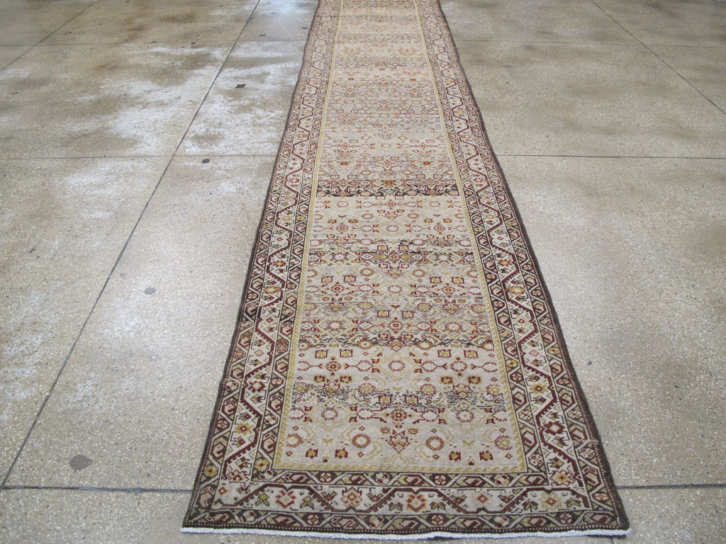 Vintage Persian Malayer Runner, No.23327 - Galerie Shabab