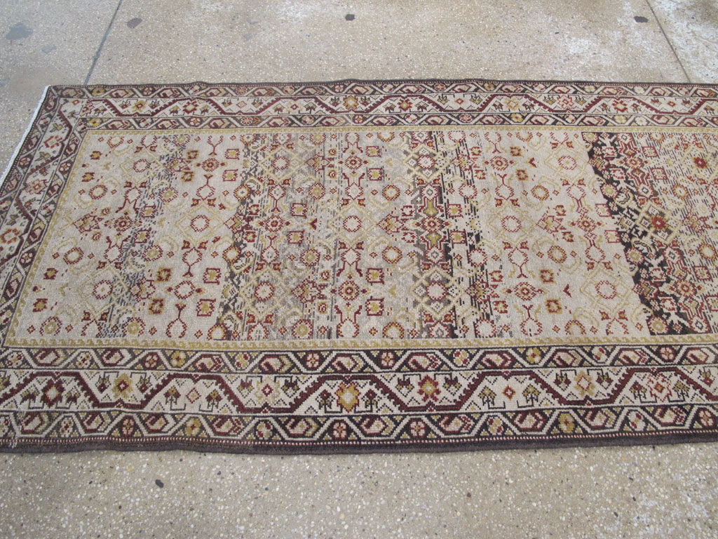 Vintage Persian Malayer Runner, No.23327 - Galerie Shabab