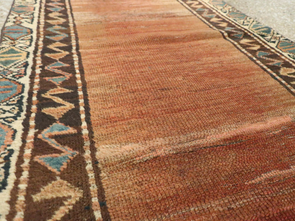 Antique Persian Northwest Runner, No.23330 - Galerie Shabab