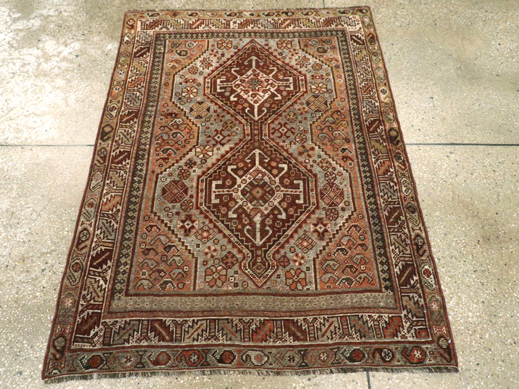 vintage Persian Shiraz Rug, No.23356 - Galerie Shabab