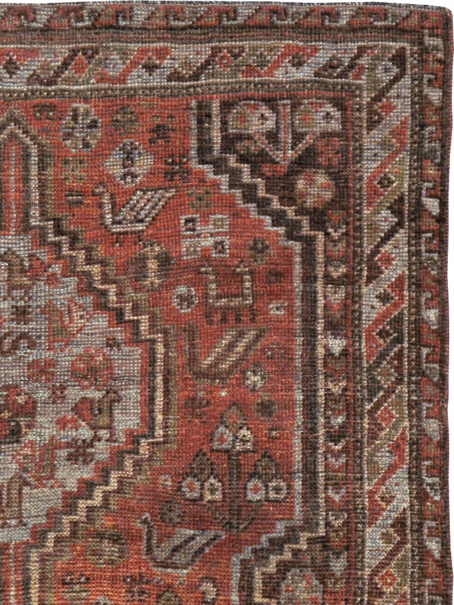 Vintage Persian Shiraz Rug, No.23357 - Galerie Shabab