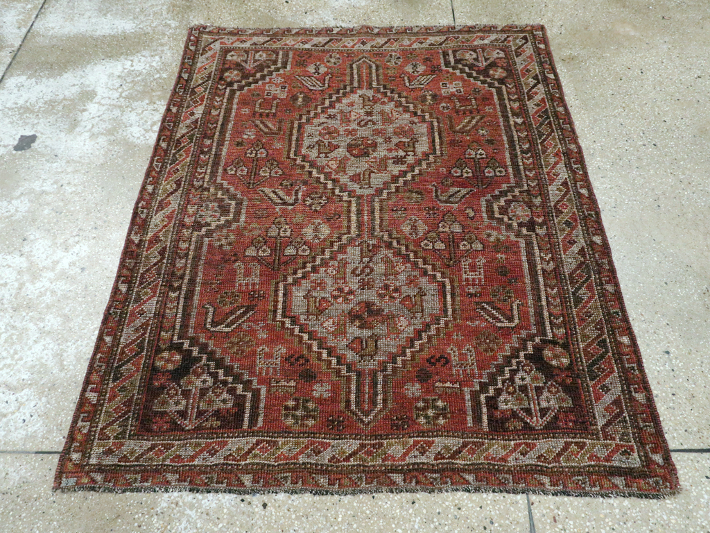 Vintage Persian Shiraz Rug, No.23357 - Galerie Shabab