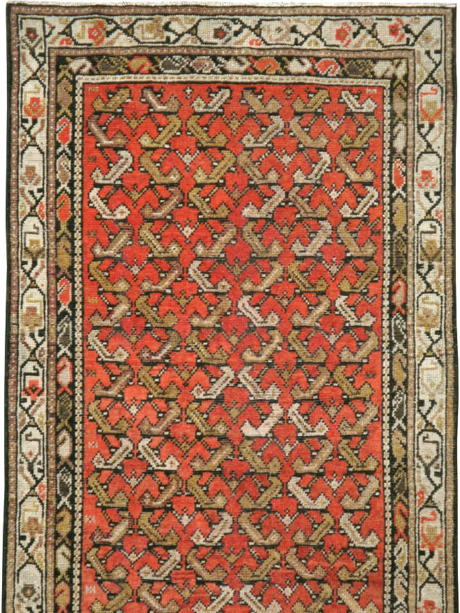 Antique Persian Northwest Runner, No.23359 - Galerie Shabab