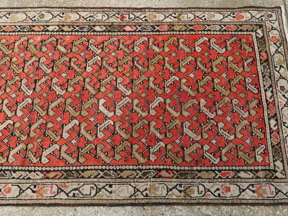 Antique Persian Northwest Runner, No.23359 - Galerie Shabab