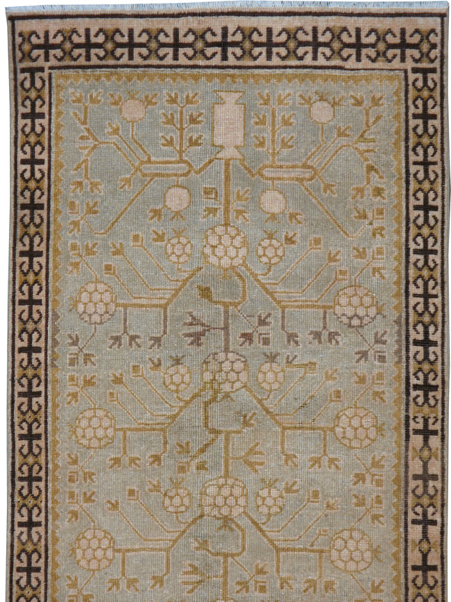 Antique Khotan Runner, No.23370 - Galerie Shabab