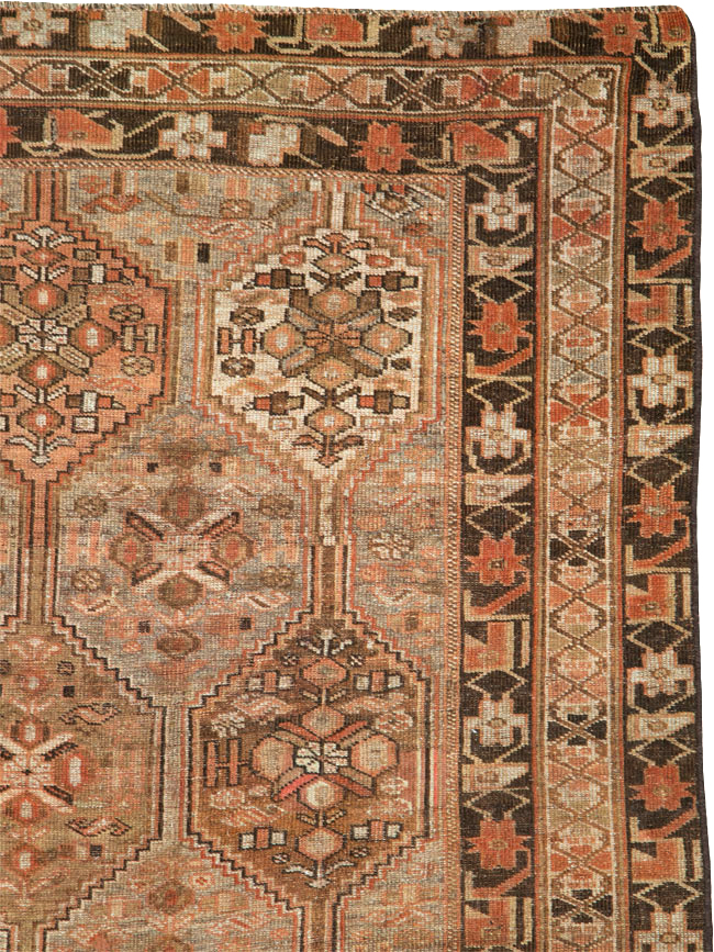 Vintage Persian Shiraz Rug, No.23380 - Galerie Shabab