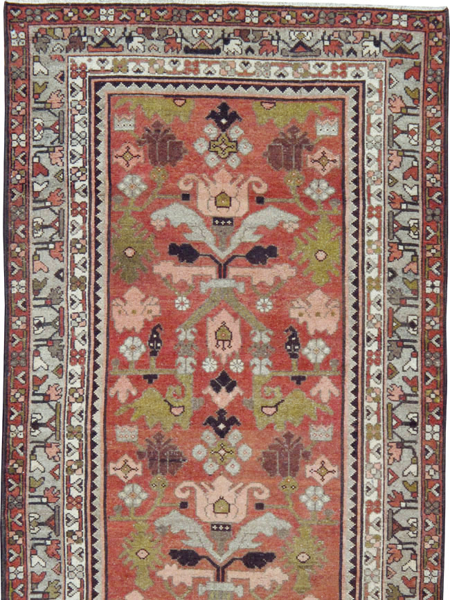 Vintage Persian Malayer Gallery Carpet, No.23381 - Galerie Shabab