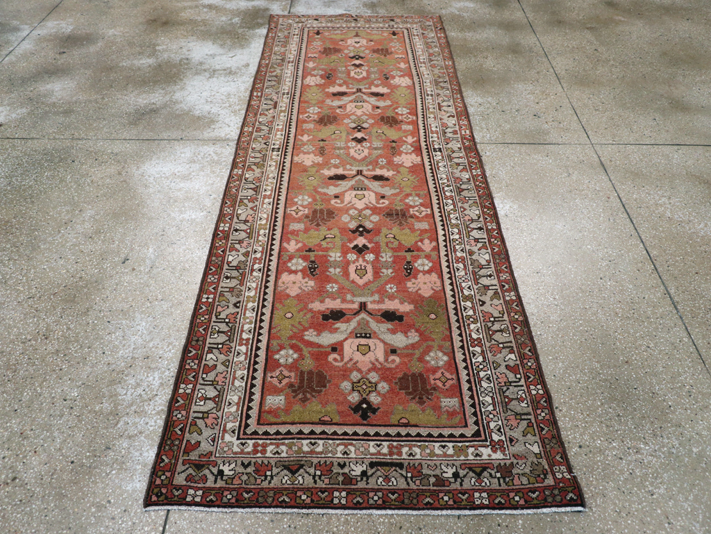 Vintage Persian Malayer Gallery Carpet, No.23381 - Galerie Shabab