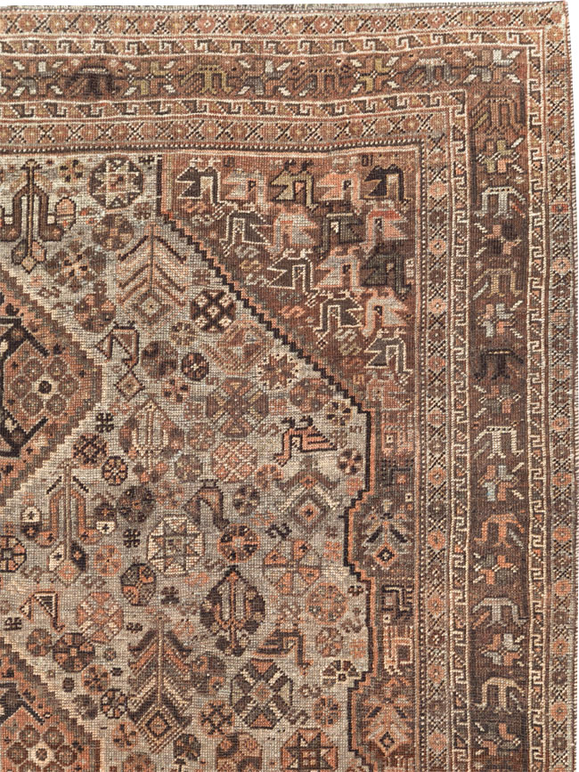 Vintage Persian Shiraz Carpet, No.23382 - Galerie Shabab