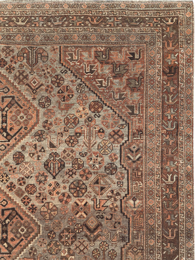 Vintage Persian Shiraz Carpet, No.23382 - Galerie Shabab