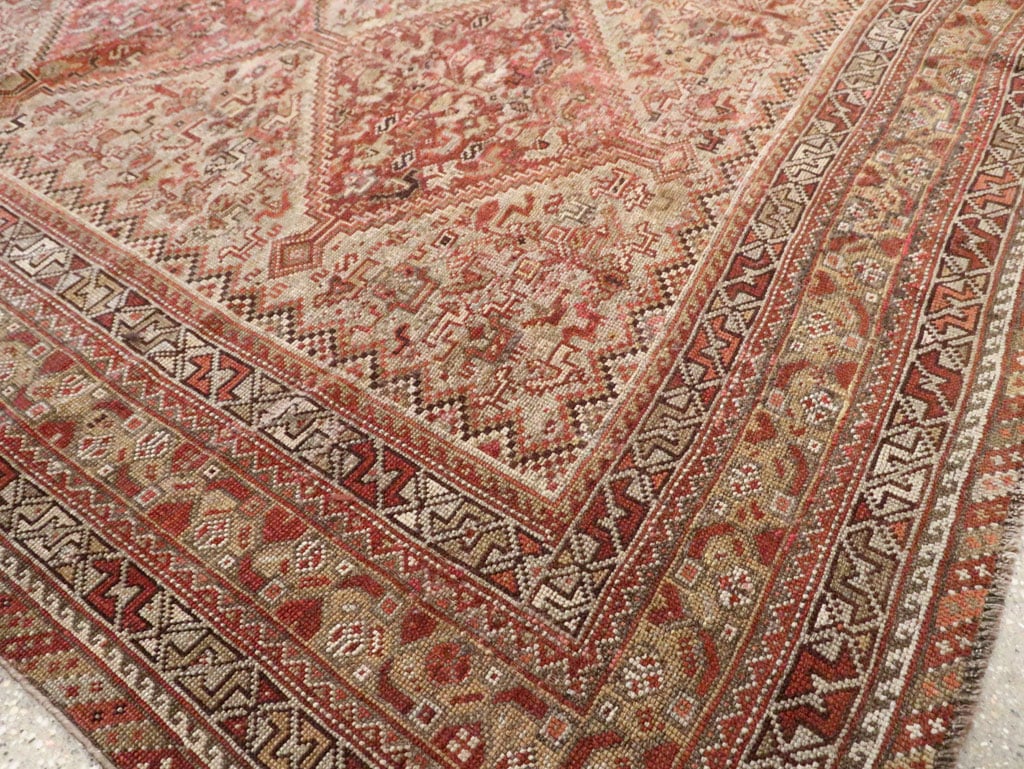 Antique Persian Shiraz Accent Carpet, No.23393 - Galerie Shabab