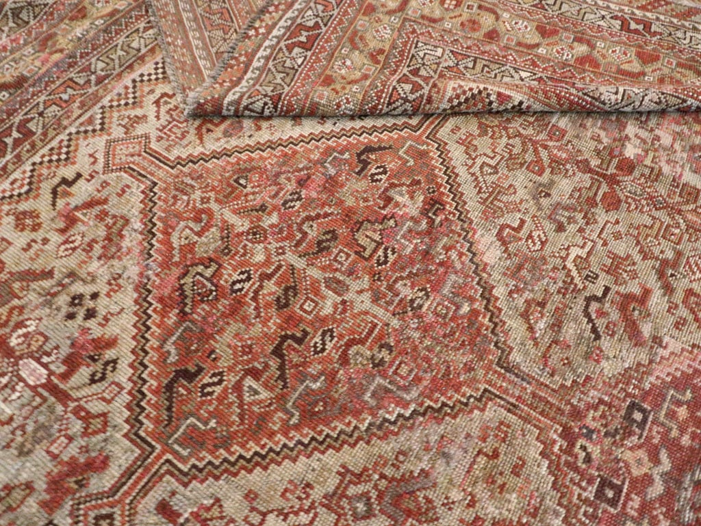 Antique Persian Shiraz Accent Carpet, No.23393 - Galerie Shabab