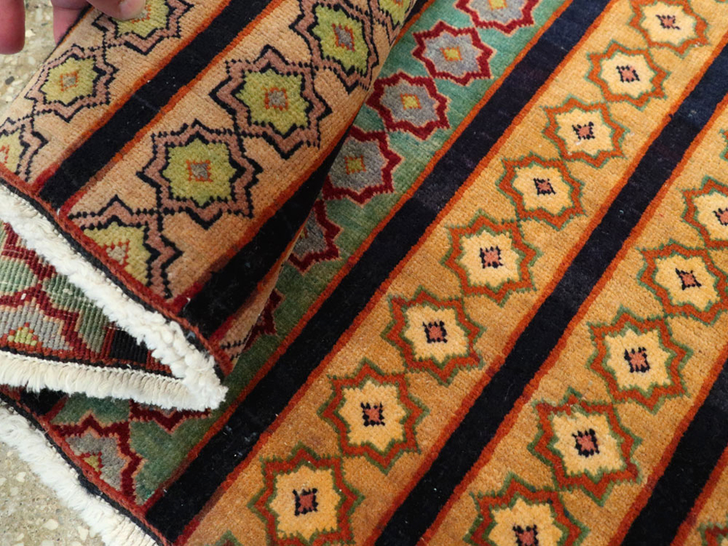 Vintage Persian Kashan Modernist Rug, No.23420 - Galerie Shabab