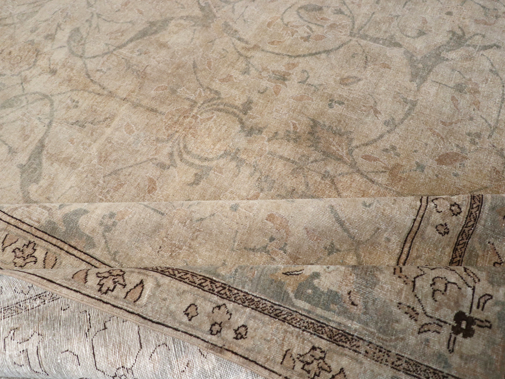 Antique Persian Tabriz Carpet, No.23422 - Galerie Shabab