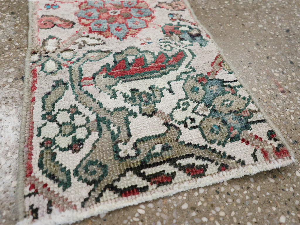 Vintage Persian Heriz Throw Rug, No.23441 - Galerie Shabab