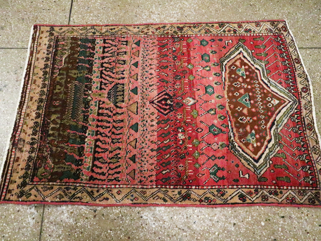 Vintage Persian Mahal Throw Rug, No.23445 - Galerie Shabab