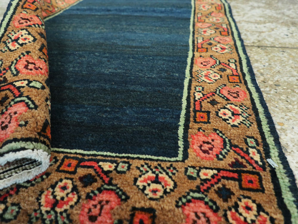 Vintage Persian Mahal Runner, No.23448 - Galerie Shabab