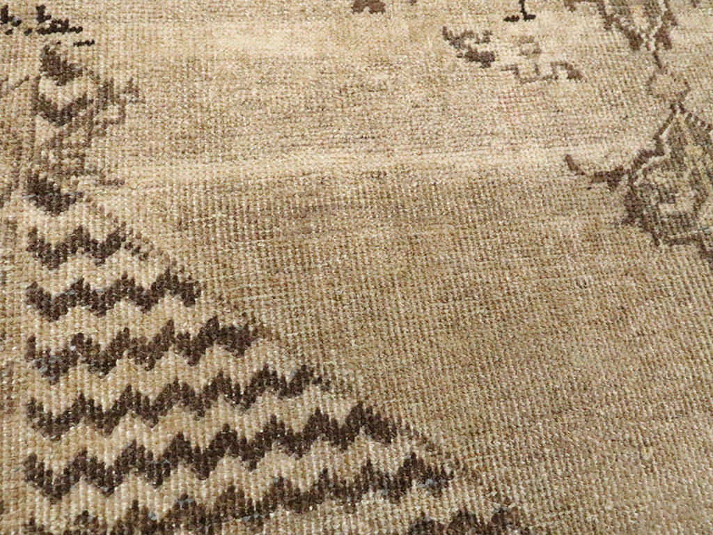 Antique Persian Tabriz Rug, No.23452 - Galerie Shabab