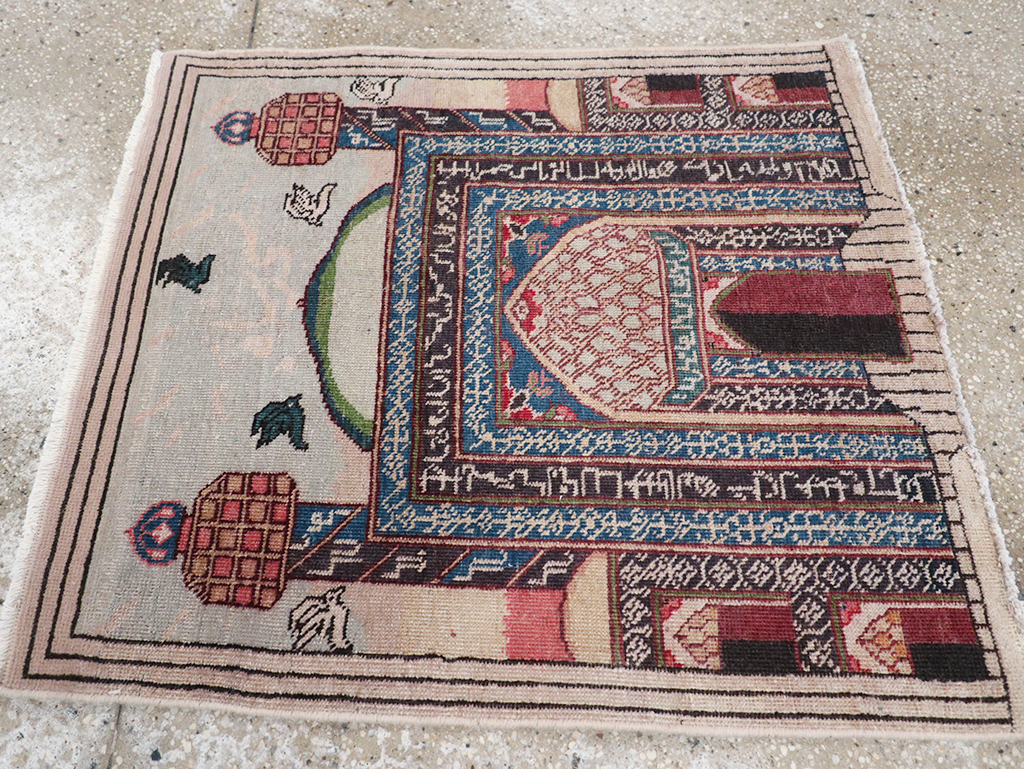 Vintage Persian Tabriz Pictorial Throw Rug, No.23455 - Galerie Shabab