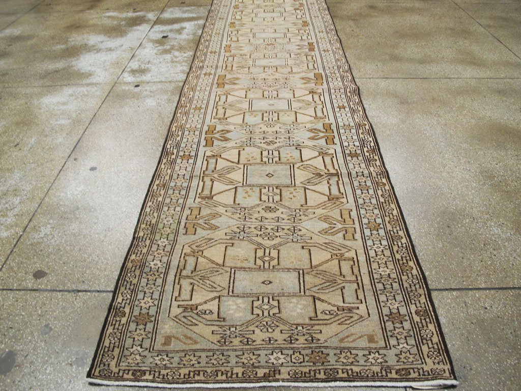 Vintage Persian Malayer Gallery Runner, No.23456 - Galerie Shabab