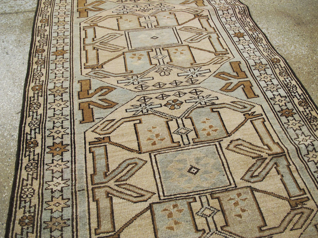 Vintage Persian Malayer Gallery Runner, No.23456 - Galerie Shabab