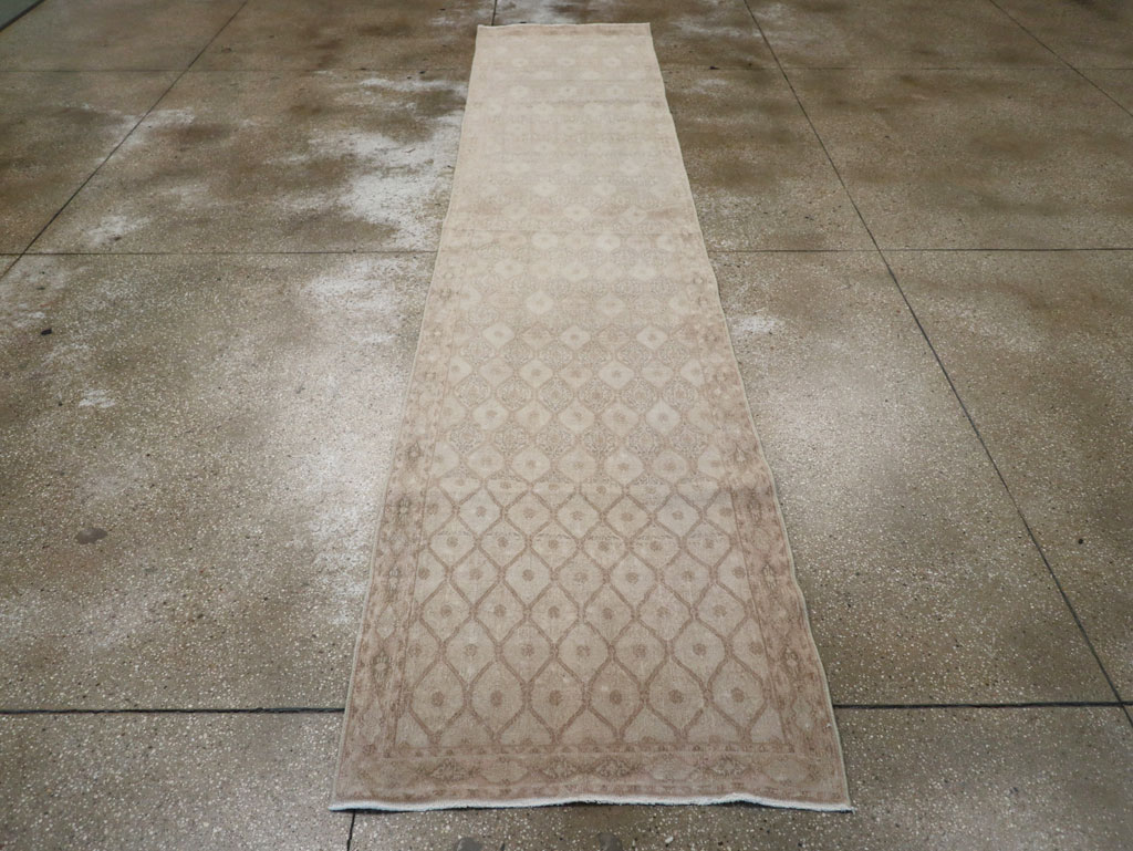 Vintage Persian Mashad Gallery Runner, No.23457 - Galerie Shabab