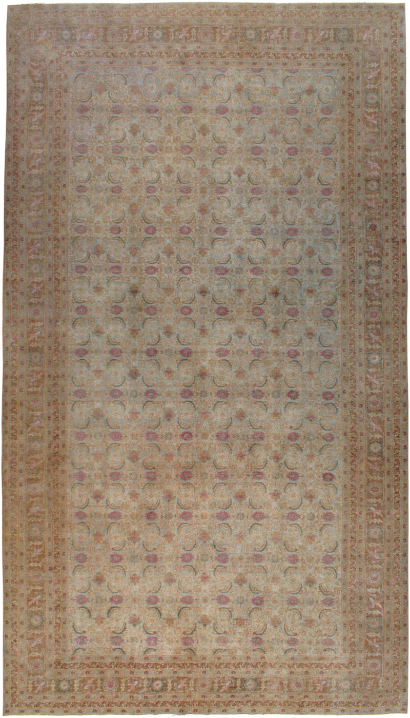 Antique Persian Tabriz Carpet, No.23470 - Galerie Shabab