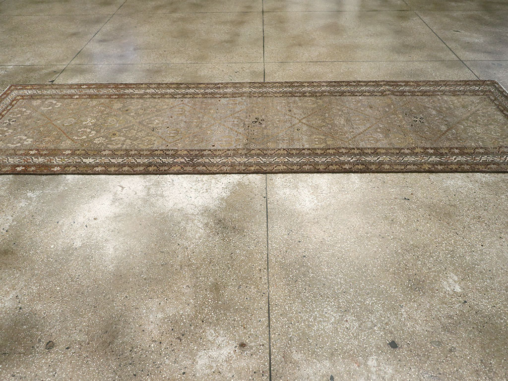 Vintage Persian Kurdish Runner, No.23475 - Galerie Shabab