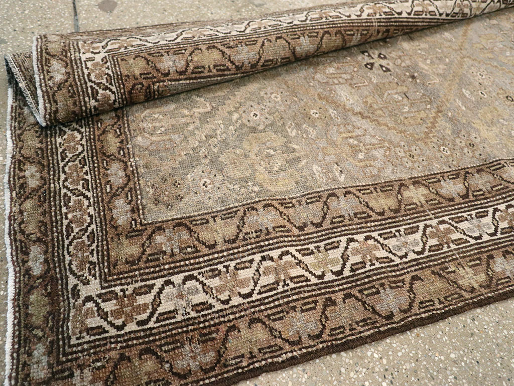 Vintage Persian Kurdish Runner, No.23475 - Galerie Shabab