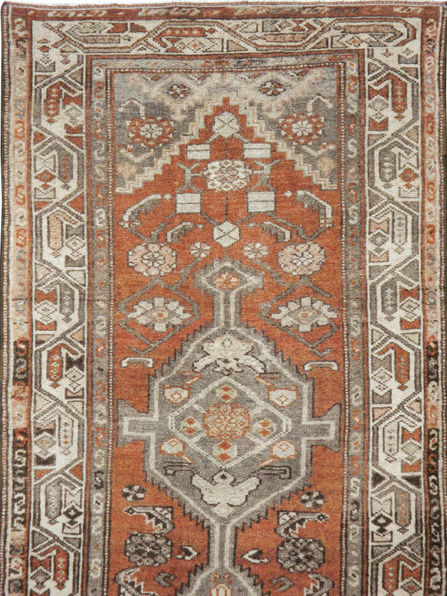 Vintage Persian Malayer Runner, No.23496 - Galerie Shabab