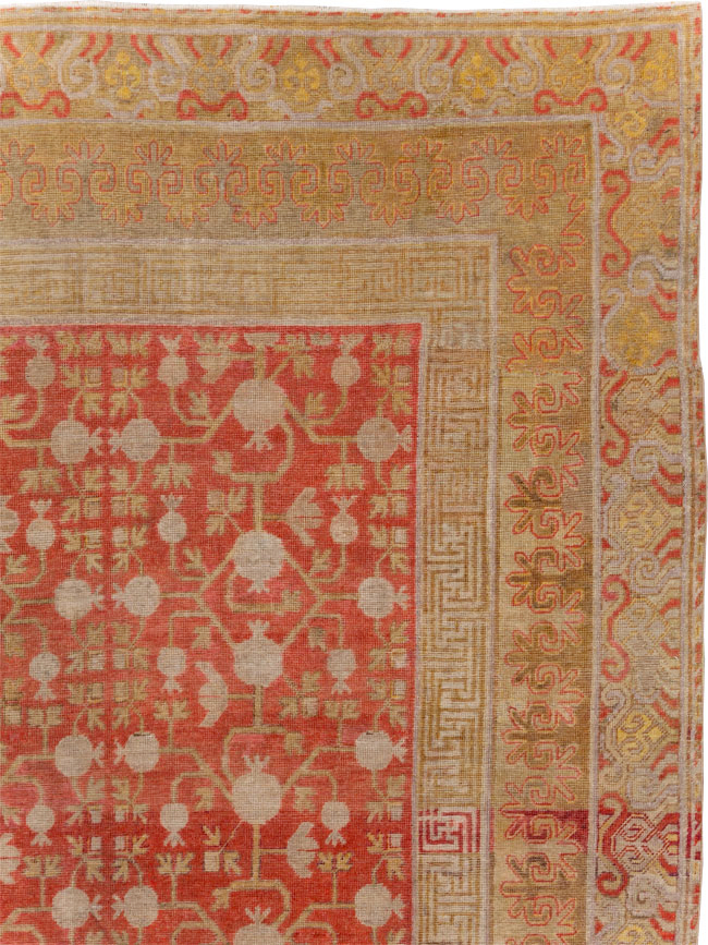 Vintage East Turkestan Khotan Room Size Carpet, No.23506 - Galerie Shabab