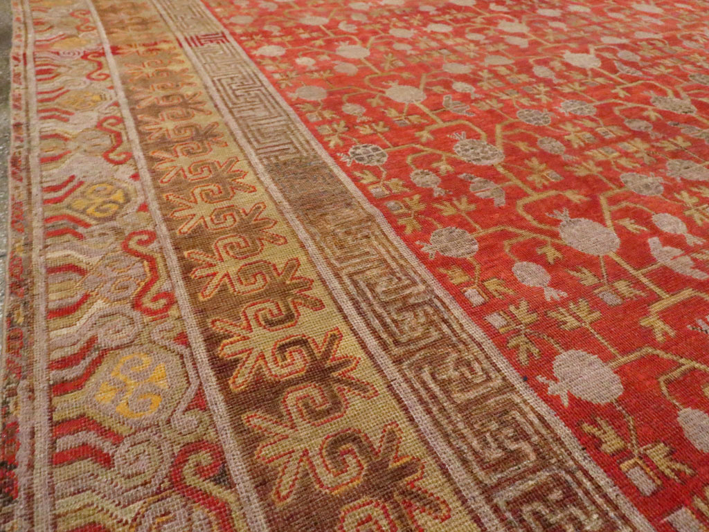 Vintage East Turkestan Khotan Room Size Carpet, No.23506 - Galerie Shabab