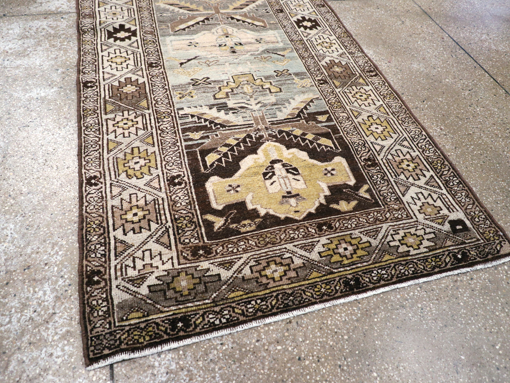 Vintage Persian Malayer Runner, No.23514 - Galerie Shabab