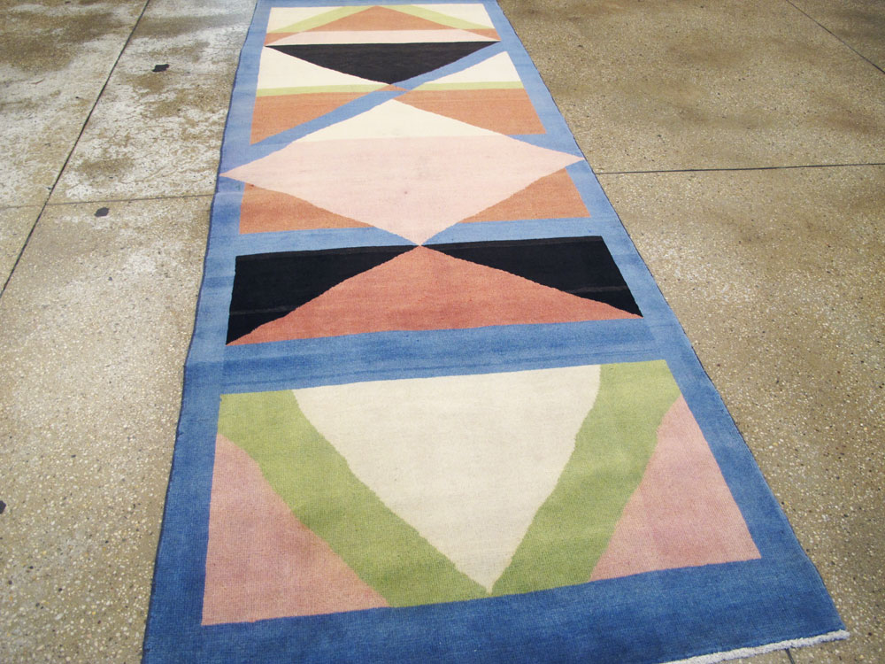 Vintage Persian Kashan Modernist Rug Inspired By Edward McKnight Kauffer, No.23518 - Galerie Shabab