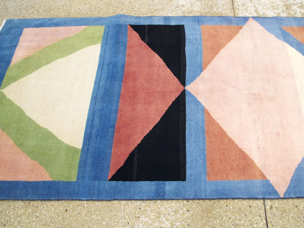 Vintage Persian Kashan Modernist Rug Inspired By Edward McKnight Kauffer, No.23518 - Galerie Shabab
