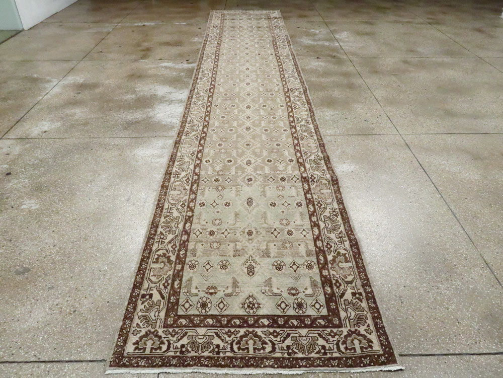 Vintage Persian Malayer Runner, No.23529 - Galerie Shabab