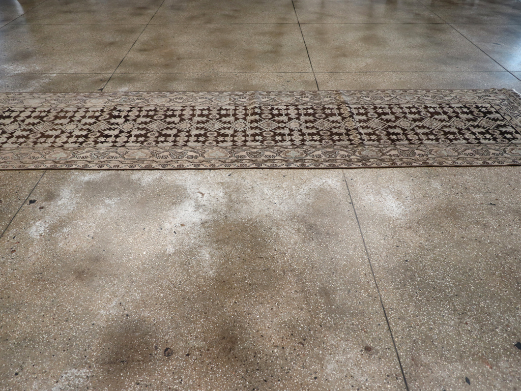 Vintage Persian Malayer Runner, No.23535 - Galerie Shabab