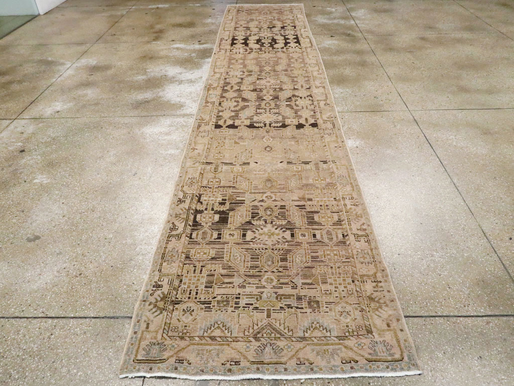 Vintage Persian Malayer Runner, No.23538 - Galerie Shabab