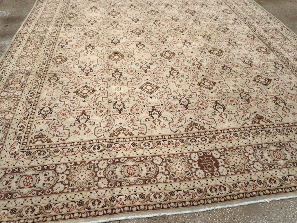 Antique Persian Mashad Carpet, No.23544 - Galerie Shabab