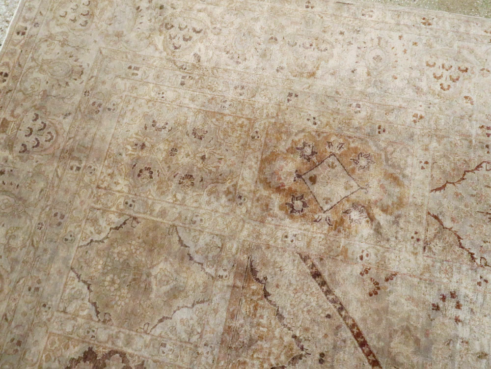 Antique Persian Tabriz Carpet, No.23550 - Galerie Shabab